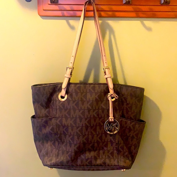 Authentic Michael Kors Bag - Picture 1 of 9